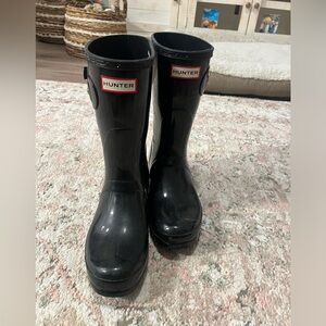 Hunter Glossy Black Boots midi